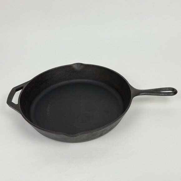 Lodge 12 Lodge Cast Iron Skillet 12\